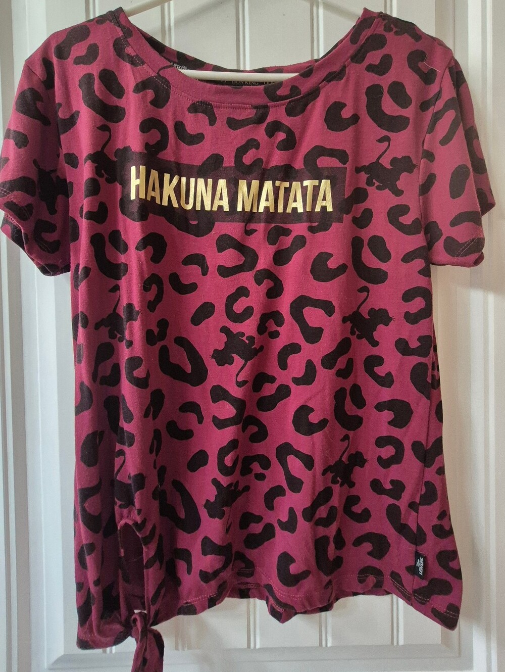 Official Disney The Lion King "Hakuna Matata" Graphic T-shirt Womens Size Small